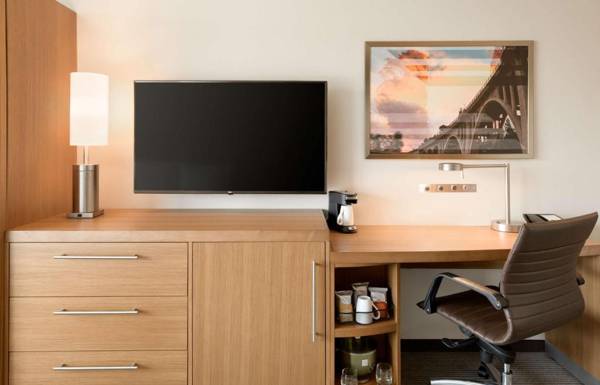 Workspace - Hyatt Place Pasadena