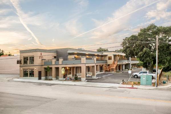 Hotel Siri Downtown - Paso Robles