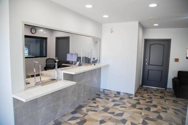 Pico Rivera Inn & Suites