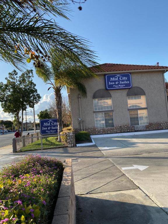 Mid City Inn & Suites Pico Rivera