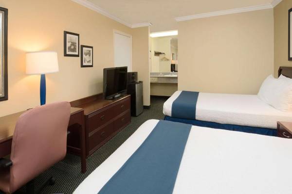 Workspace - Days Inn by Wyndham Pinole Berkeley