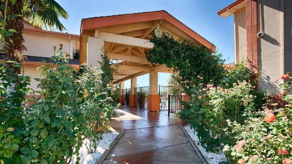 Best Western Antelope Inn & Suites