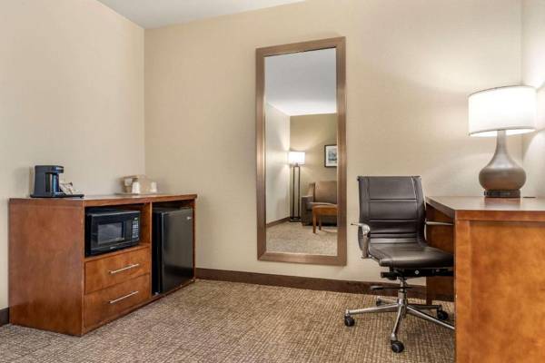 Workspace - Comfort Suites Red Bluff near I-5
