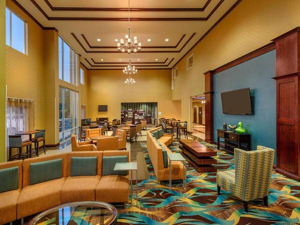 Holiday Inn Express & Suites / Red Bluff - South Redding Area an IHG Hotel