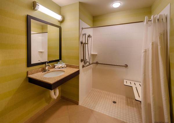 Holiday Inn Express & Suites / Red Bluff - South Redding Area an IHG Hotel