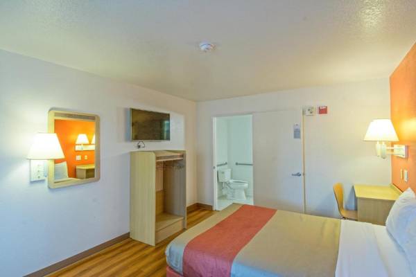 Motel 6-Redding CA - South