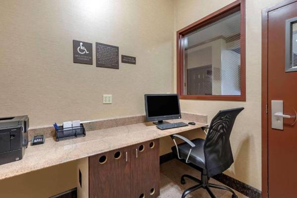 Workspace - Comfort Suites Redlands