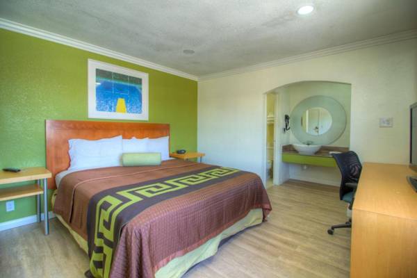 Rodeway Inn & Suites