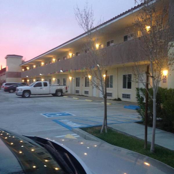 America Inn & Suites