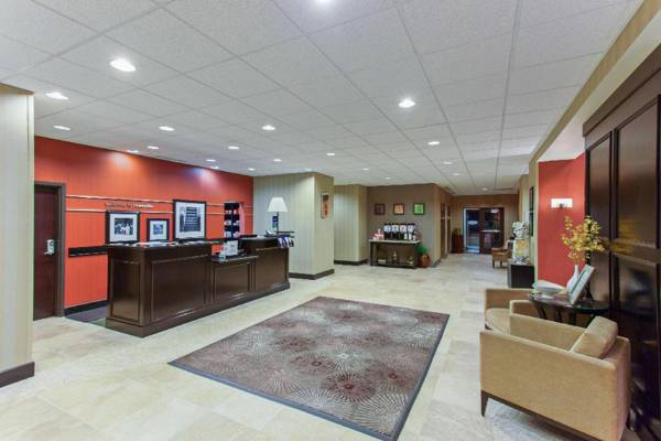 Hampton Inn & Suites Roseville