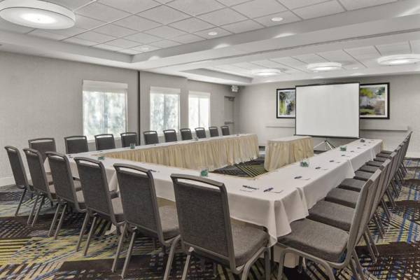 Holiday Inn Express Hotel & Suites Sacramento Airport Natomas an IHG Hotel