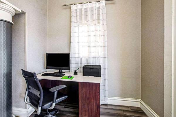 Workspace - La Quinta Inn by Wyndham Sacramento North