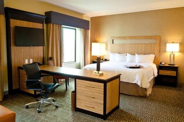 Workspace - Hampton Inn & Suites Salinas