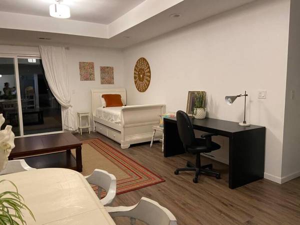 Workspace - Newly Remodeled! Large Bright Modern House Central