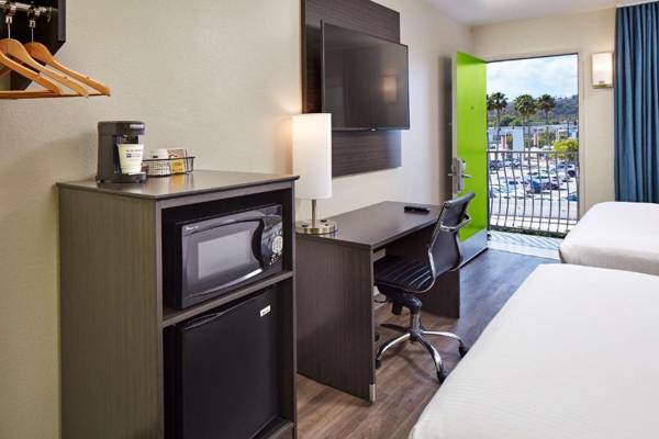 Workspace - SureStay Hotel by Best Western San Diego Pacific Beach