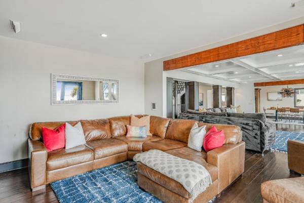 Crown Point Villa