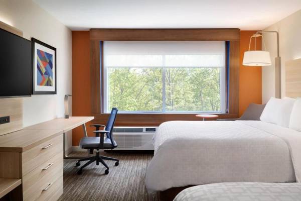 Workspace - Holiday Inn Express & Suites - San Jose Airport an IHG Hotel