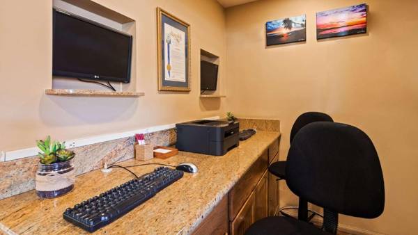 Workspace - Best Western Plus Pepper Tree Inn