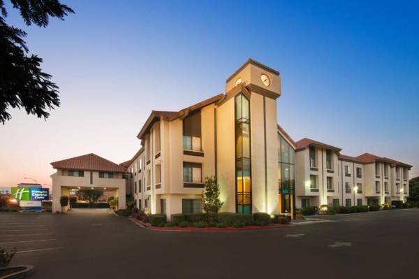 Holiday Inn Express Hotel & Suites Santa Clara - Silicon Valley an IHG Hotel