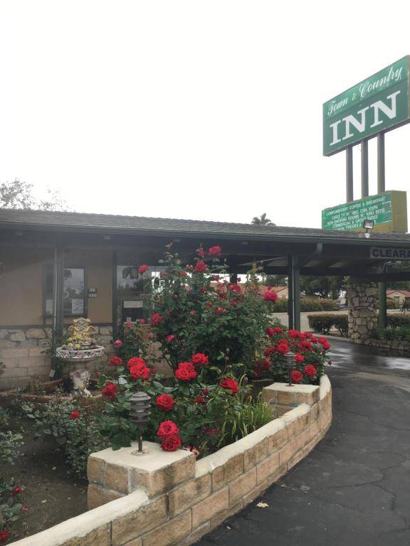 Town and Country Inn