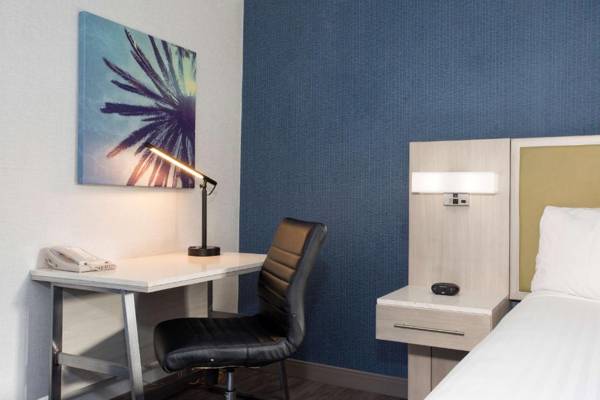 Workspace - SureStay Hotel by Best Western Santa Monica