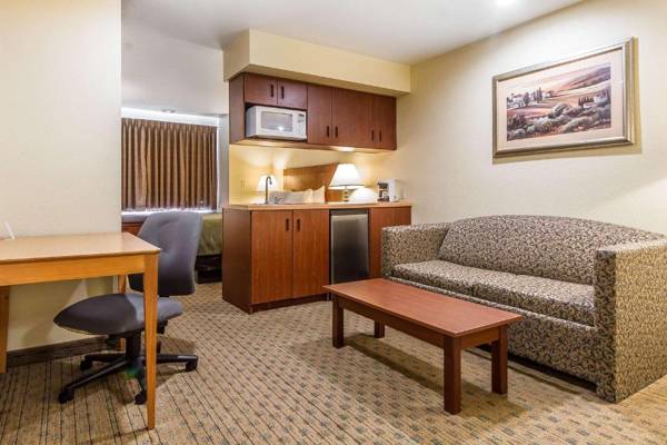 Workspace - Quality Inn & Suites Santa Rosa