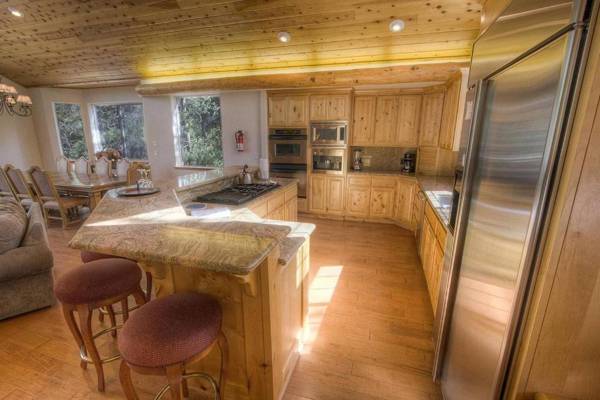 Truckee River Lodge by Lake Tahoe Accommodations