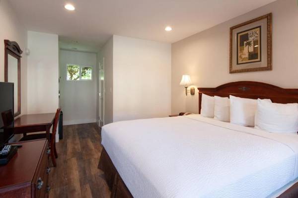 Studio City Courtyard Hotel