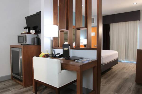 BLVD Hotel & Spa - Walking Distance to Universal Studios Hollywood