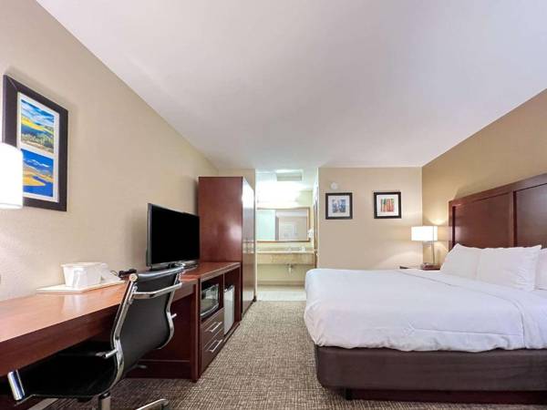 Workspace - Comfort Inn & Suites Sequoia Kings Canyon - Three Rivers