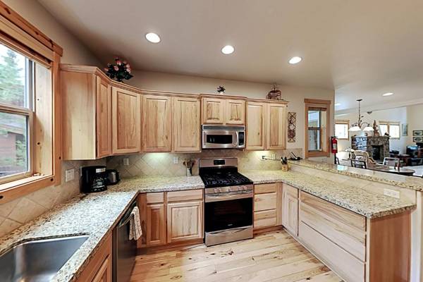 Lovely River Park Retreat