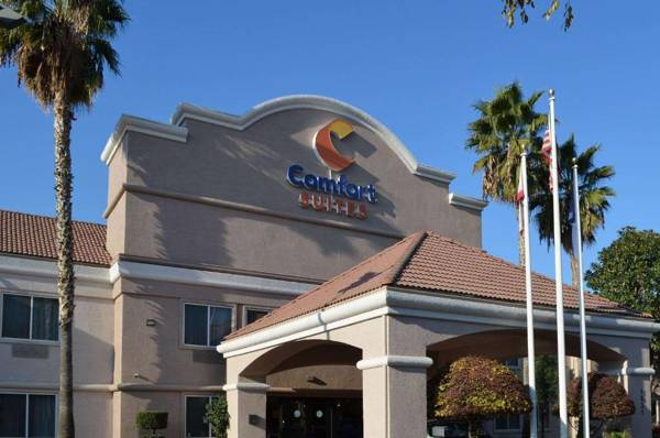 Comfort Suites Tulare