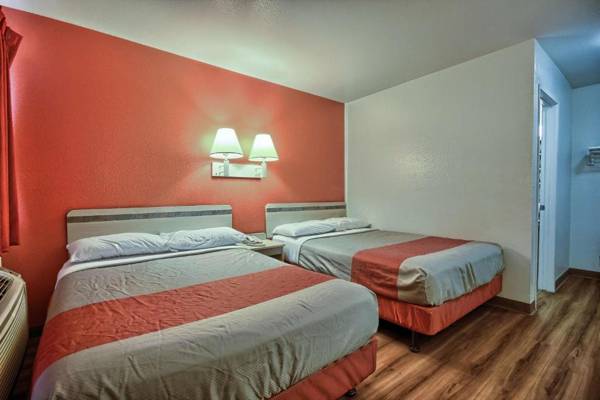 Motel 6-Tulare CA