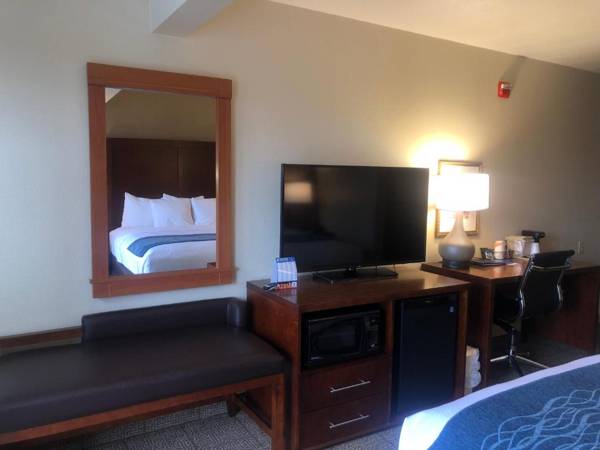 Workspace - Comfort Inn & Suites Ukiah Mendocino County