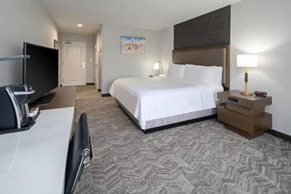 Best Western Valencia/Six Flags Inn & Suites