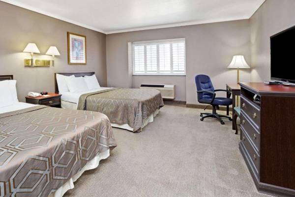 Days Inn by Wyndham West Covina