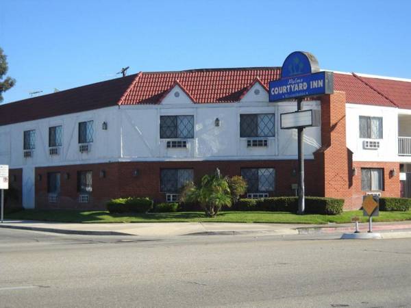 Palms Courtyard Inn