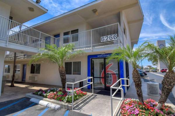 Motel 6-Westminster CA - South - Long Beach Area