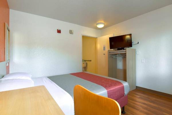 Motel 6-Westminster CA - South - Long Beach Area