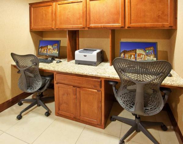 Workspace - Holiday Inn Express Hotel & Suites Willows an IHG Hotel