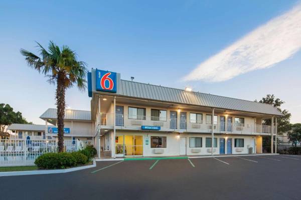 Motel 6-Woodland CA Sacramento Airport