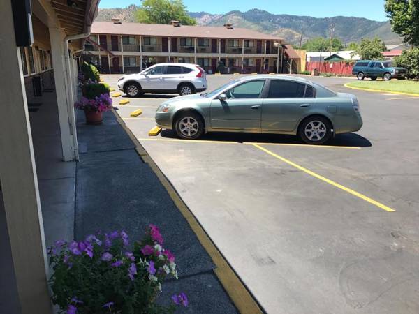 Klamath Motor Lodge