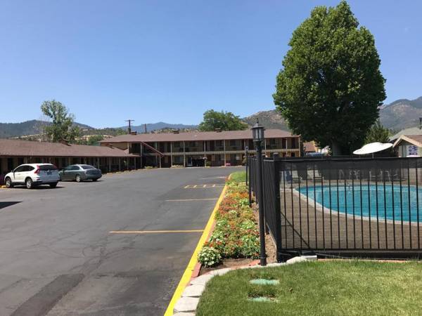 Klamath Motor Lodge