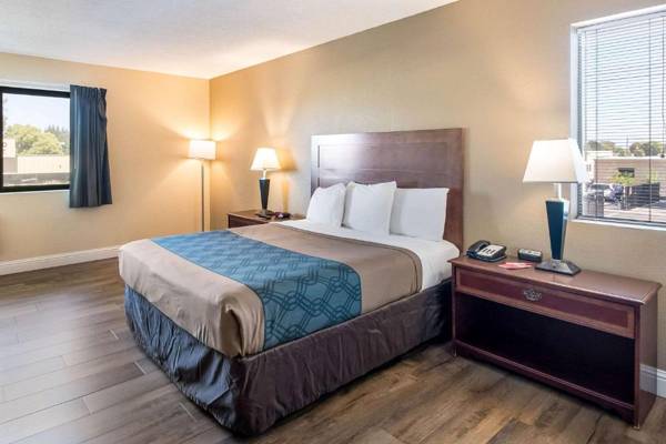 Econo Lodge Inn & Suites Yuba City