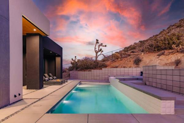 Modern 3 Bed Joshua Tree Retreat with Pool & Gym