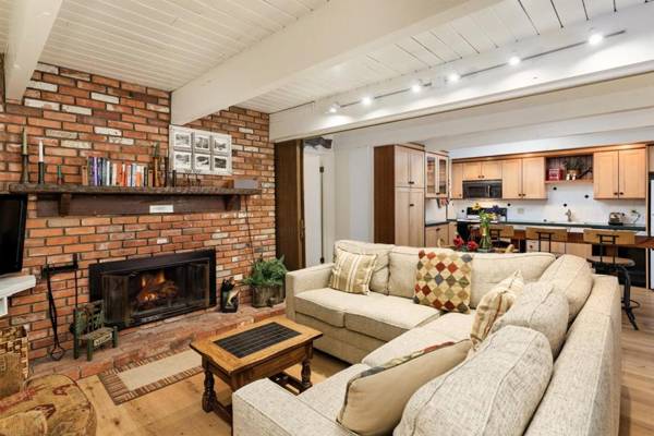 Chateau Dumont Unit 2