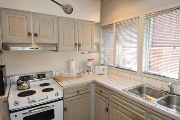 Glory Hole Condominiums Unit C