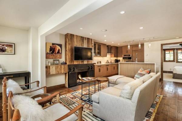 Fasching Haus Unit 6