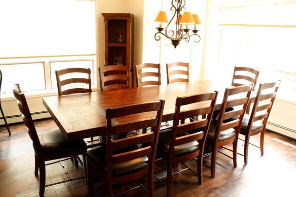 Pinecreek #I - 3 BR - Private Hot Tub - Close to Town - Shuttle to Slopes