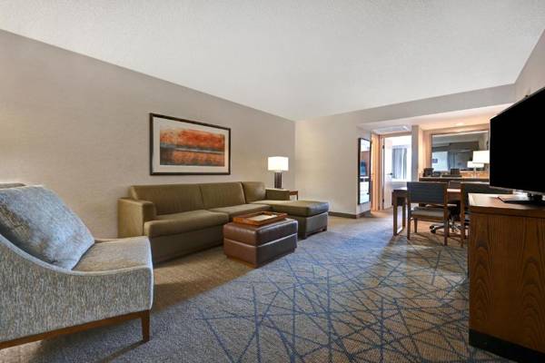 Workspace - Embassy Suites by Hilton Colorado Springs